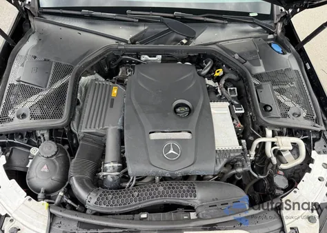 2018 Mercedes-Benz C 300 4Matic из США, поврежденный, VIN 55SWF4KBXJU276802